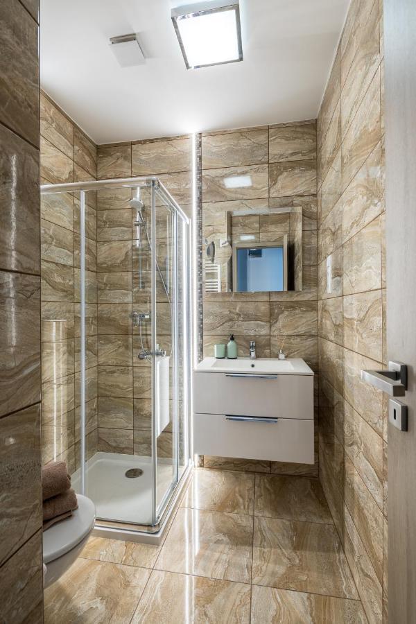 Stafetahaz Apartmanok Вац Экстерьер фото