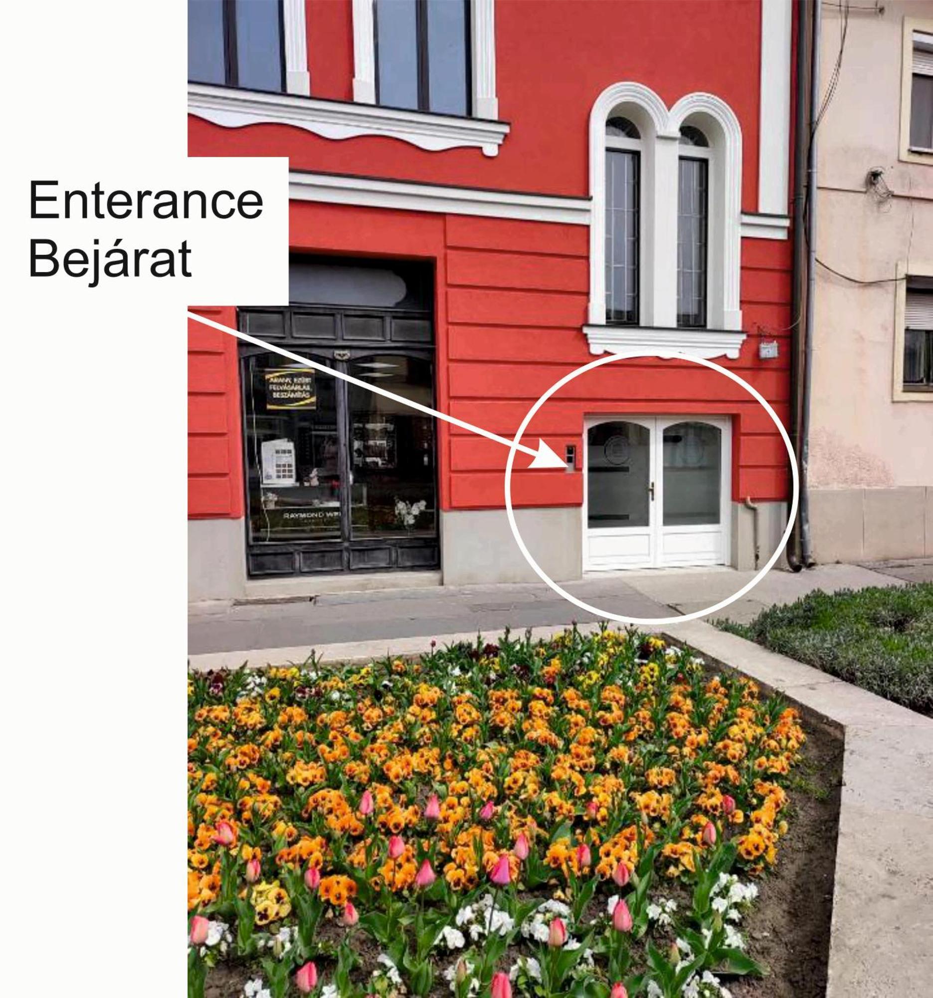 Stafetahaz Apartmanok Вац Экстерьер фото