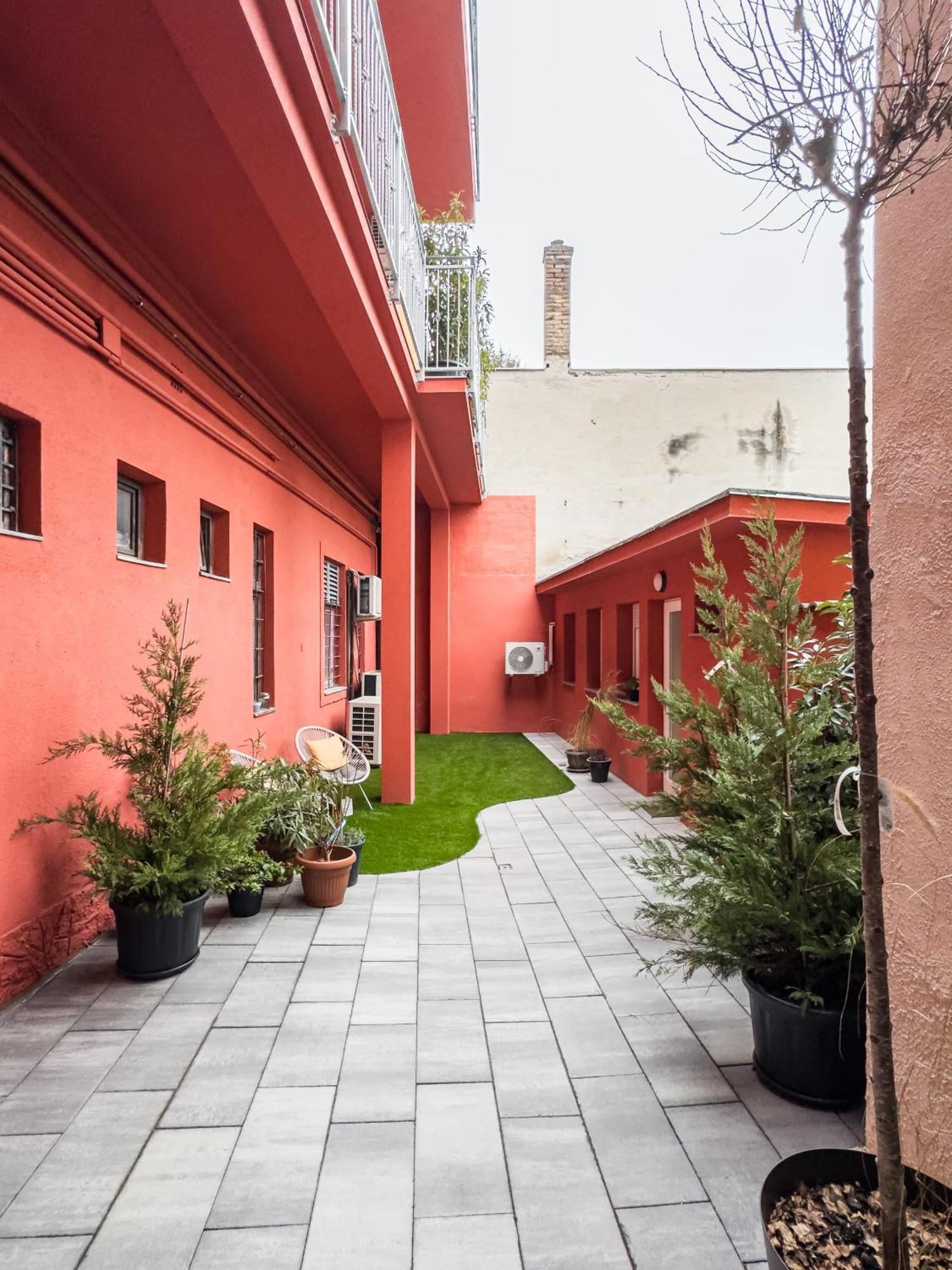 Stafetahaz Apartmanok Вац Экстерьер фото